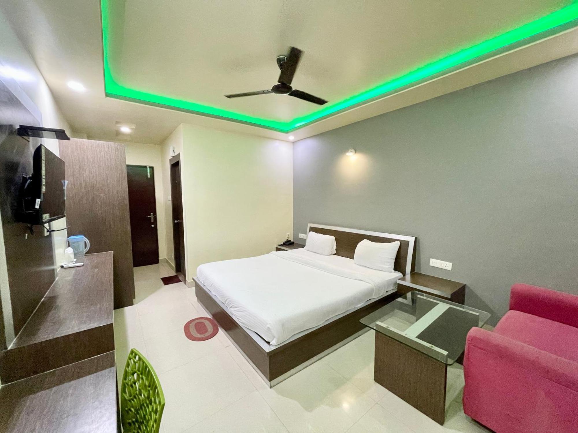 Hotel Trends In Puri Exterior photo