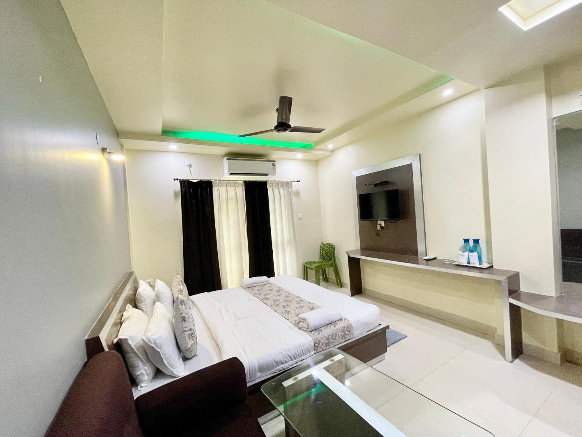 Hotel Trends In Puri Exterior photo