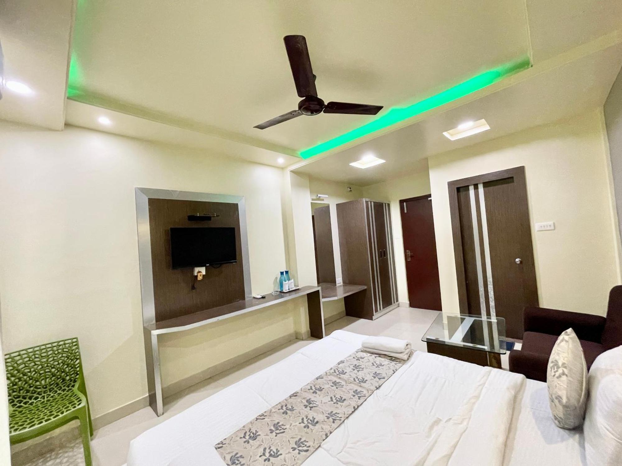 Hotel Trends In Puri Exterior photo
