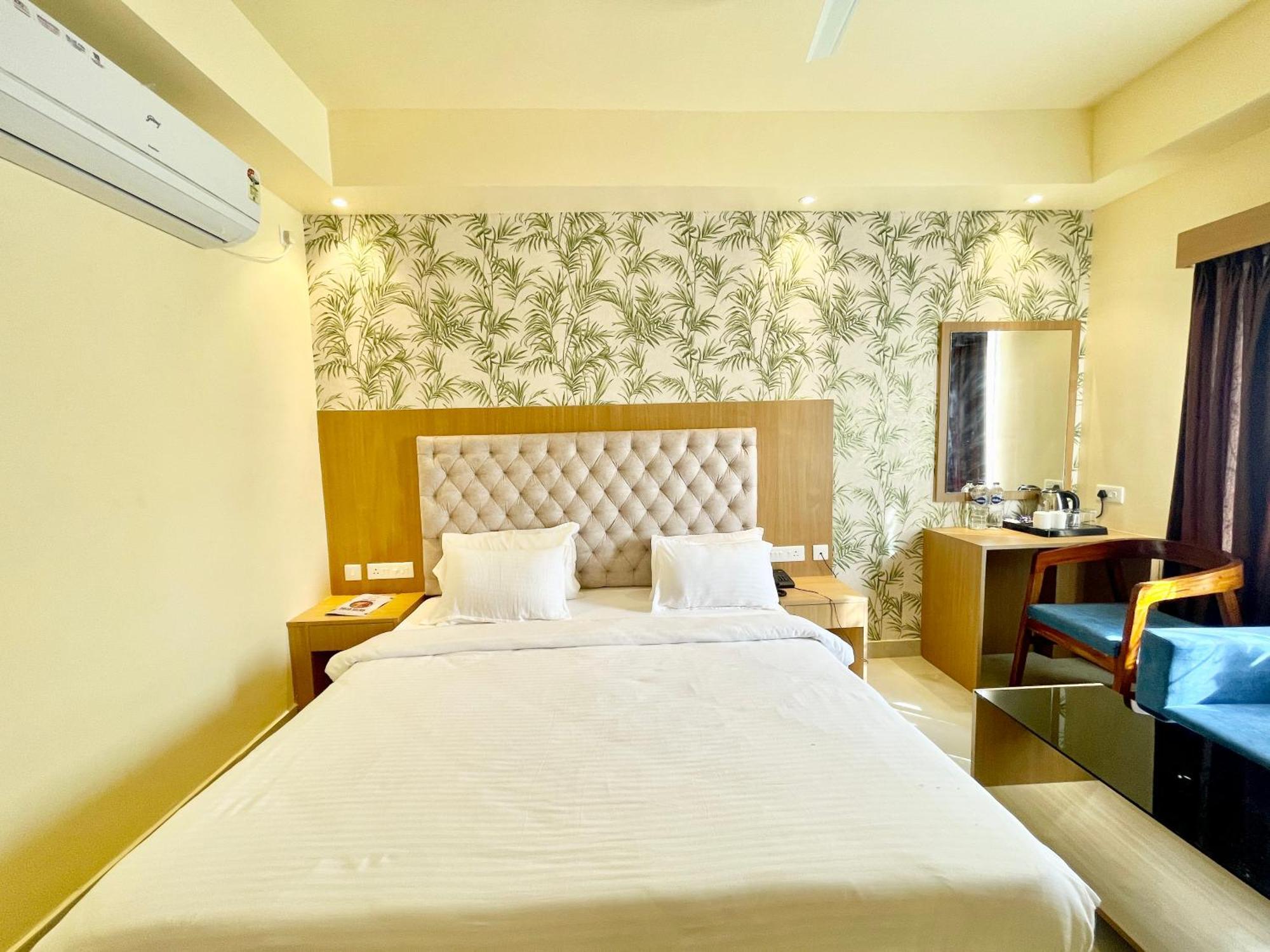 Hotel Trends In Puri Exterior photo